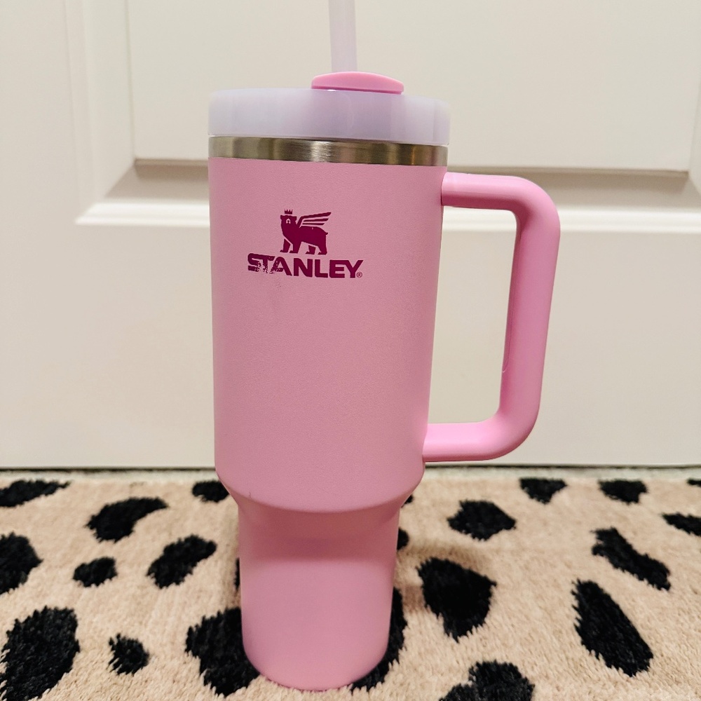 Stanley The Quencher H2.0 Flowstate Tumbler 40 OZ Cherry Blossom Pink